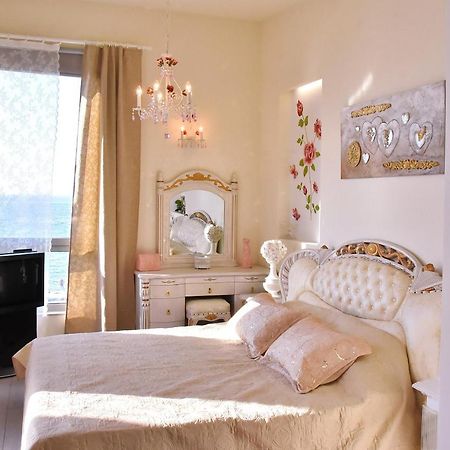 Sea View Beachfront Villa Maria Гувес Екстериор снимка