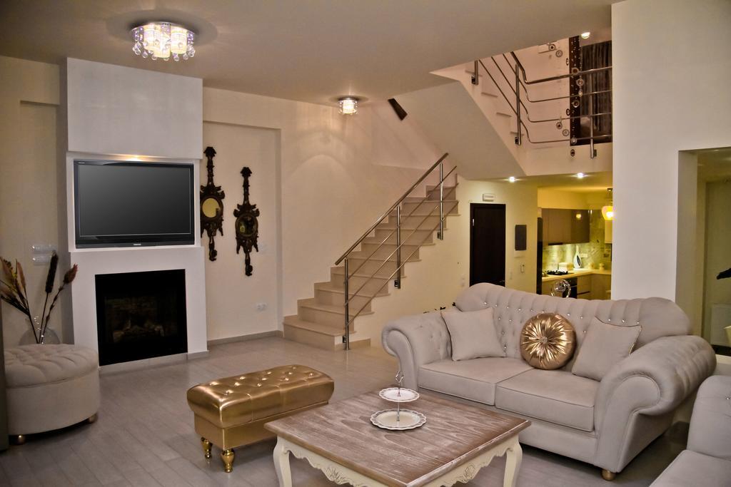 Sea View Beachfront Villa Maria Гувес Екстериор снимка