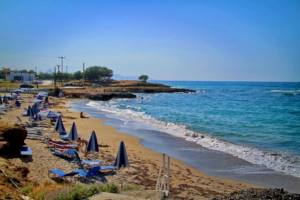 Sea View Beachfront Villa Maria Гувес Екстериор снимка