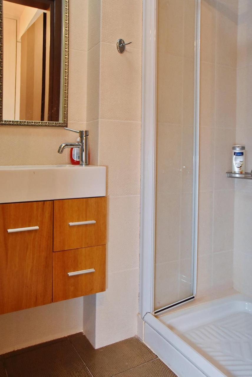Sea View Beachfront Villa Maria Гувес Екстериор снимка